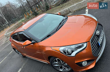 Хэтчбек Hyundai Veloster 2015 в 