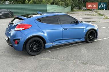 Хэтчбек Hyundai Veloster 2015 в 