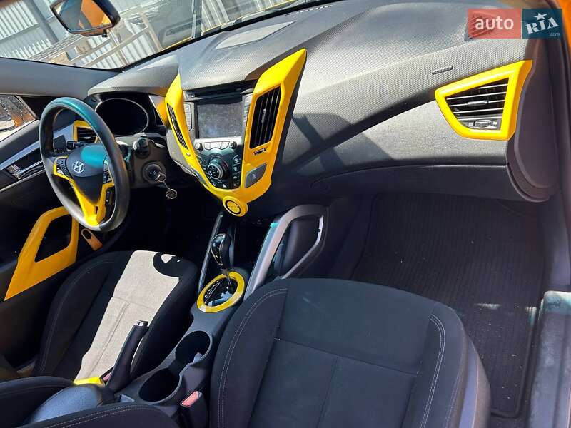 Хэтчбек Hyundai Veloster 2013 в Кривом Роге