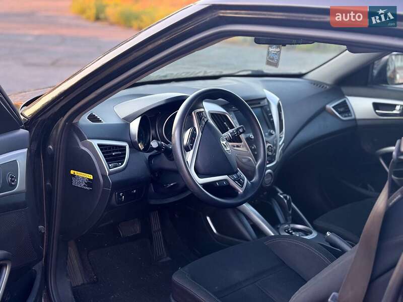 Хетчбек Hyundai Veloster 2015 в Полтаві фото 10 Хетчбек Hyundai Veloster 2015 в Полтаві