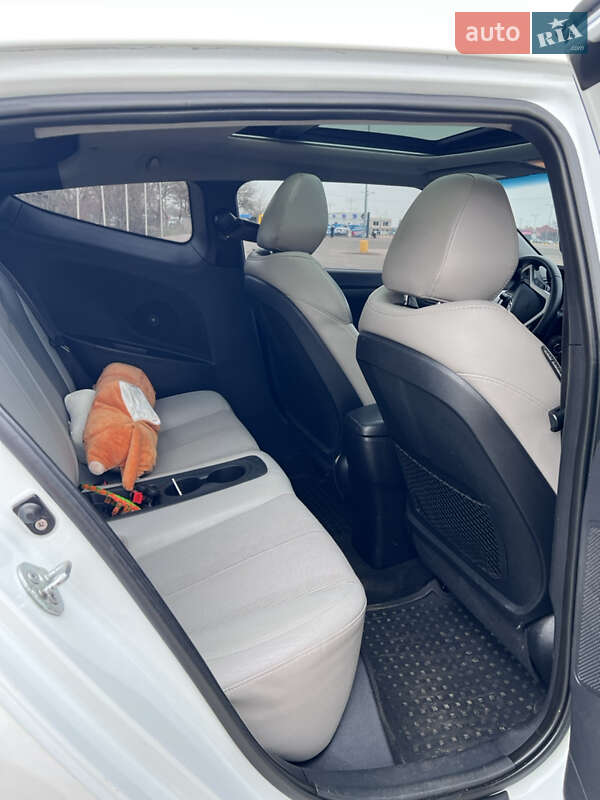 Хэтчбек Hyundai Veloster 2011 в Одессе фото 24 Хэтчбек Hyundai Veloster 2011 в Одессе