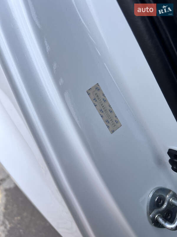 Хэтчбек Hyundai Veloster 2011 в Одессе фото 29 Хэтчбек Hyundai Veloster 2011 в Одессе