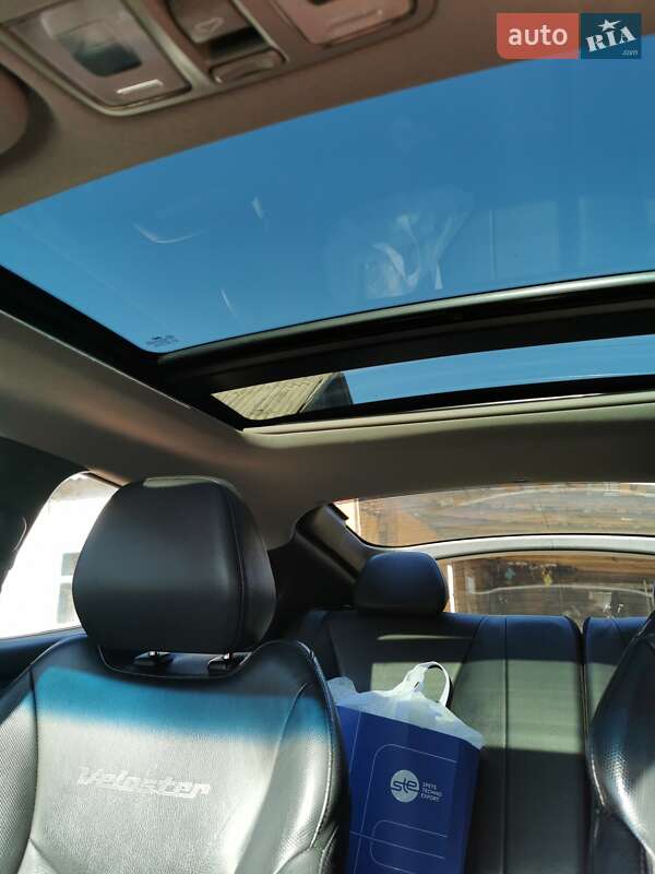 Хэтчбек Hyundai Veloster 2012 в Тараще