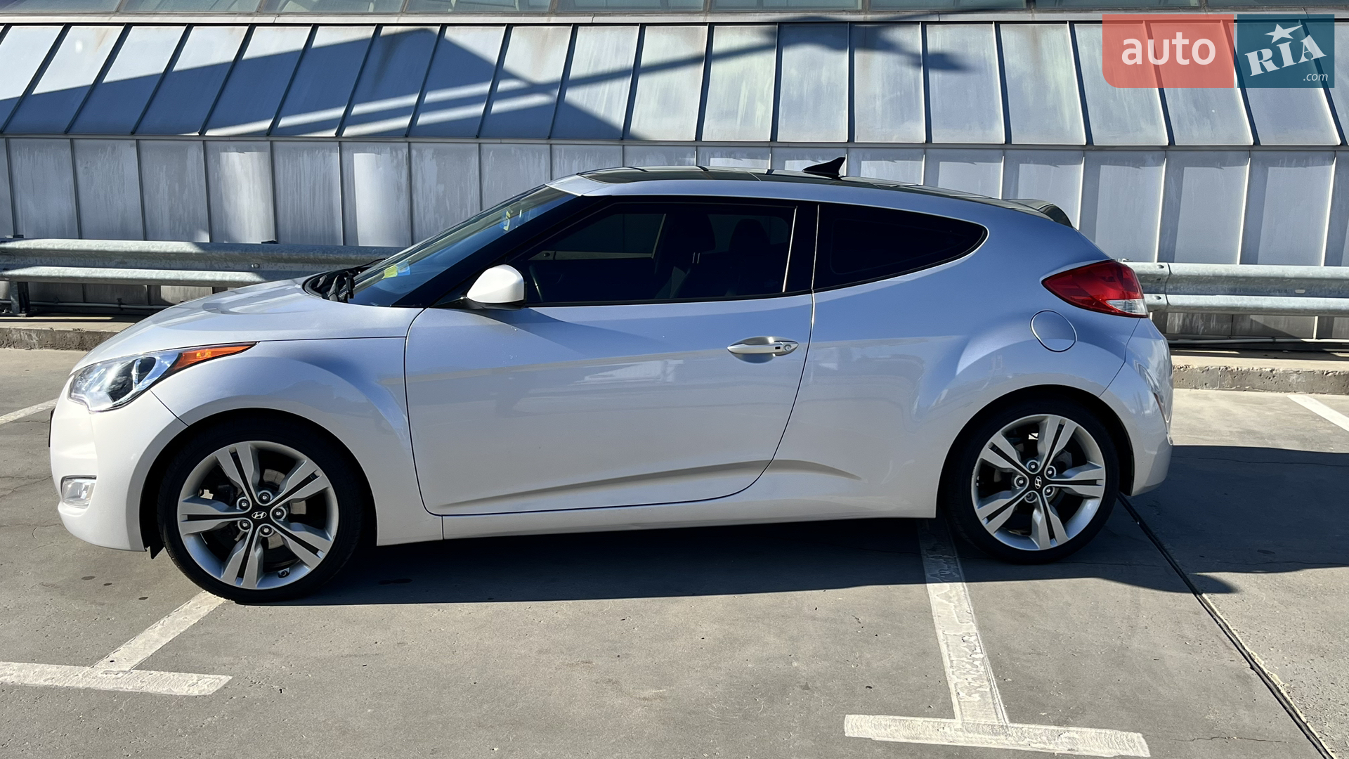 Hyundai Veloster 2017 VIN KMHTC6AD3HU317439 фото оголошення 2 з 23