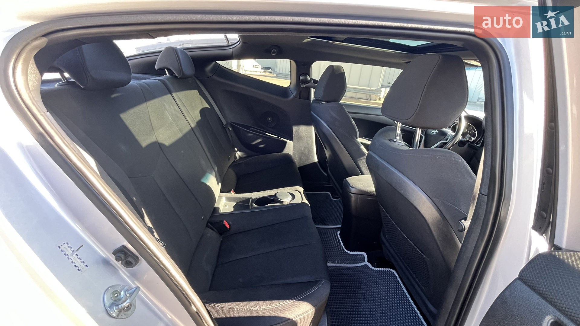 Hyundai Veloster 2017 VIN KMHTC6AD3HU317439 фото оголошення 13 з 23