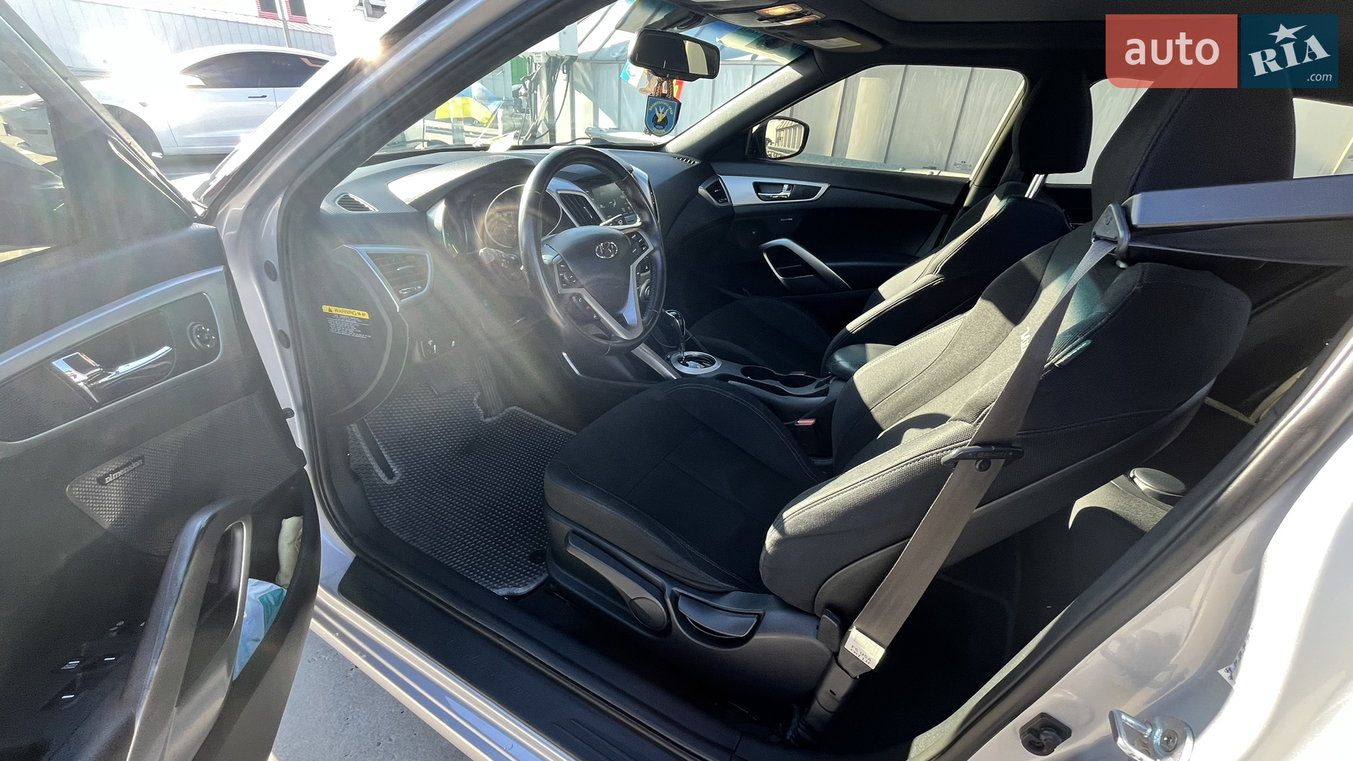 Hyundai Veloster 2017 VIN KMHTC6AD3HU317439 фото оголошення 18 з 23