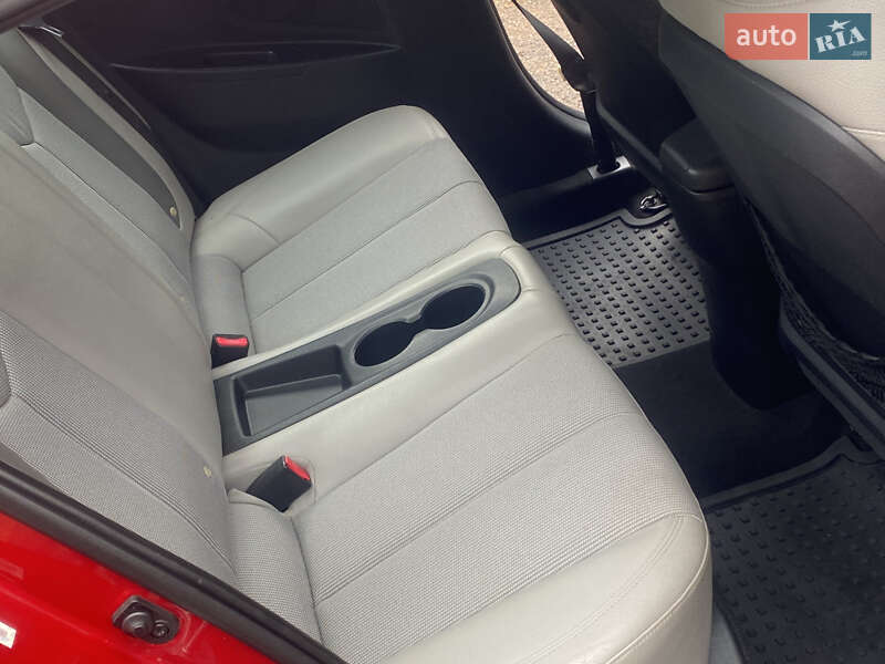 Хэтчбек Hyundai Veloster 2012 в Житомире