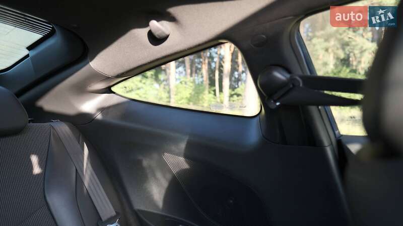 Хетчбек Hyundai Veloster 2016 в Києві