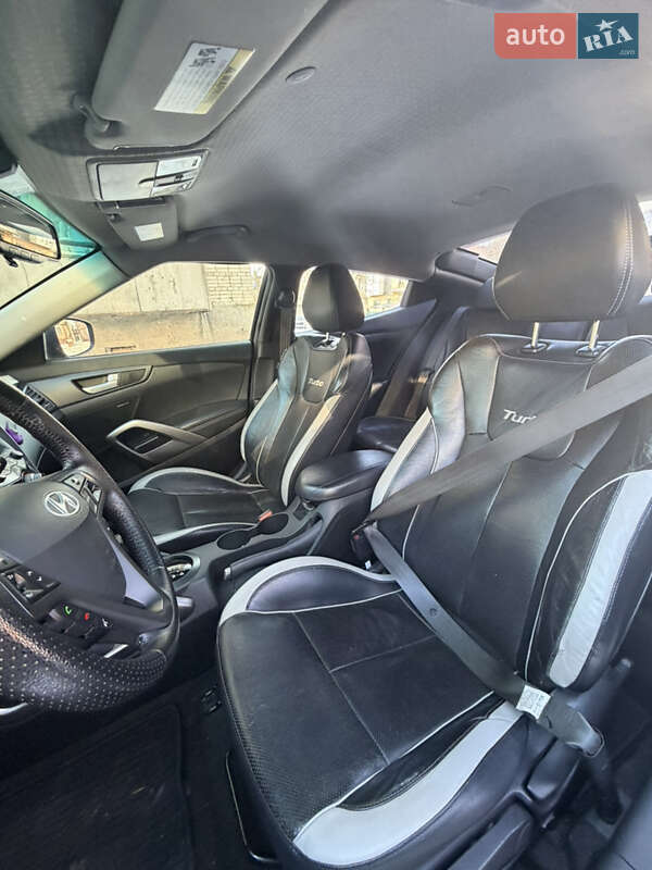 Хэтчбек Hyundai Veloster 2014 в Нововолынске