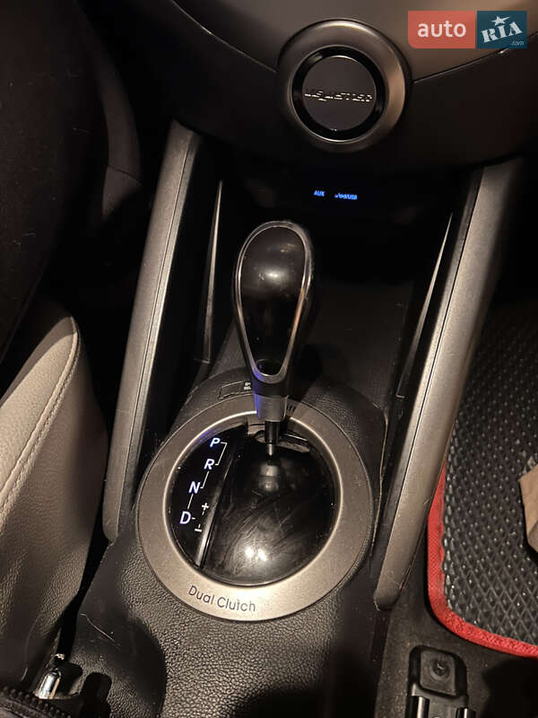 Хэтчбек Hyundai Veloster 2013 в Запорожье фото 9 Хэтчбек Hyundai Veloster 2013 в Запорожье