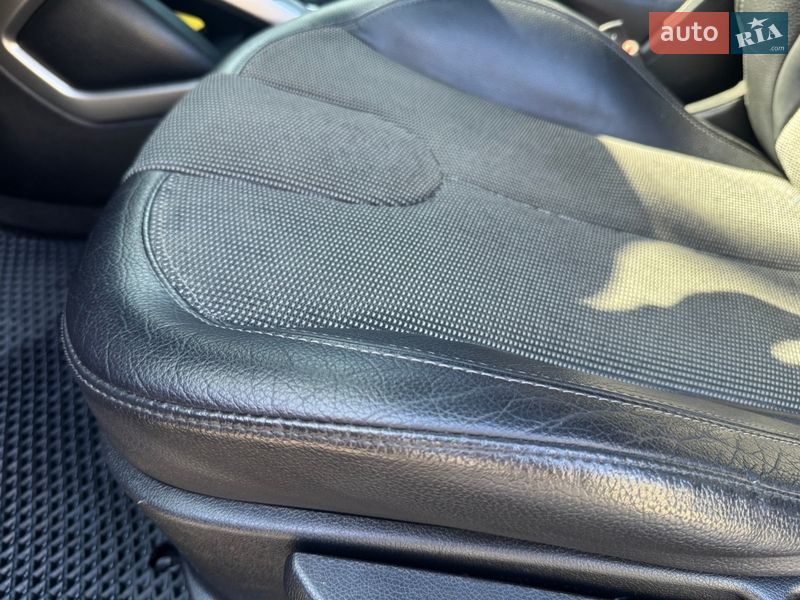 Хэтчбек Hyundai Veloster 2012 в Ровно фото 25 Хэтчбек Hyundai Veloster 2012 в Ровно