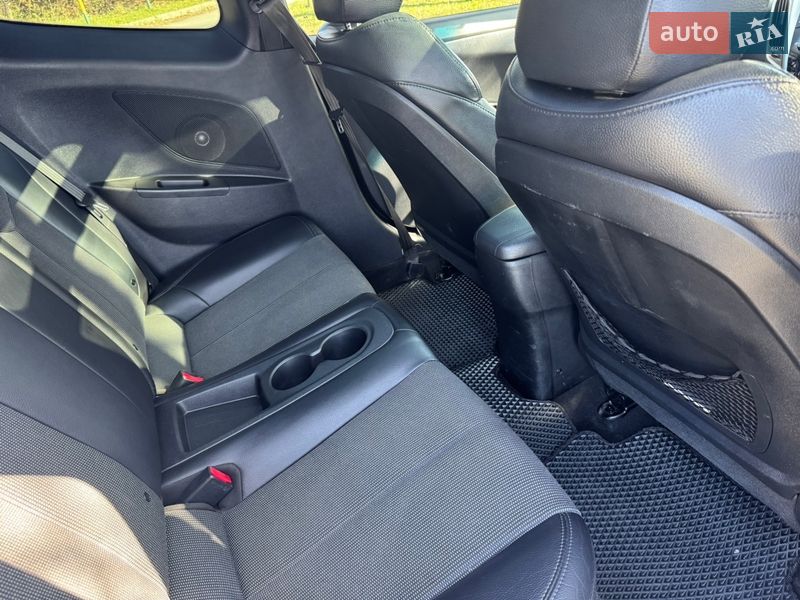 Хэтчбек Hyundai Veloster 2012 в Ровно фото 28 Хэтчбек Hyundai Veloster 2012 в Ровно