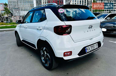 Внедорожник / Кроссовер Hyundai Venue 2023 в 