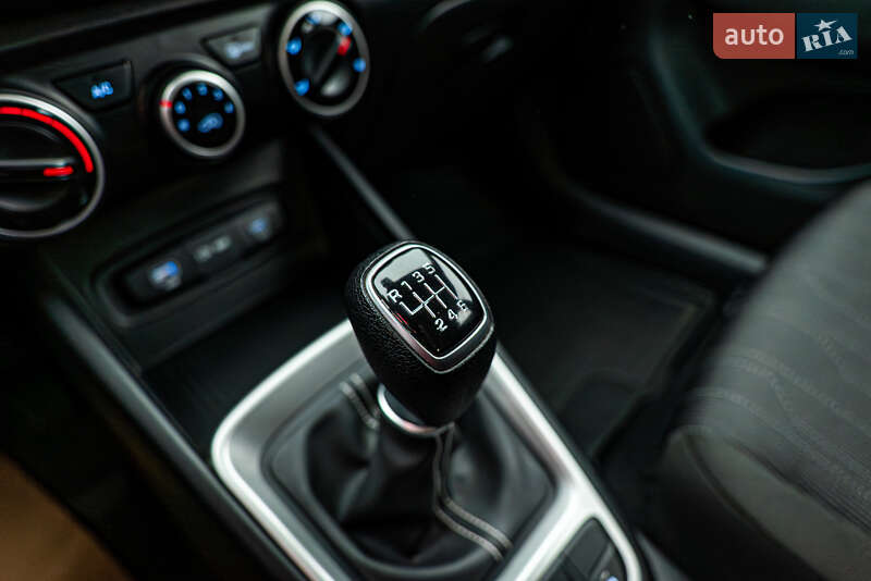 Позашляховик / Кросовер Hyundai Venue 2023 в Києві фото 18 Позашляховик / Кросовер Hyundai Venue 2023 в Києві