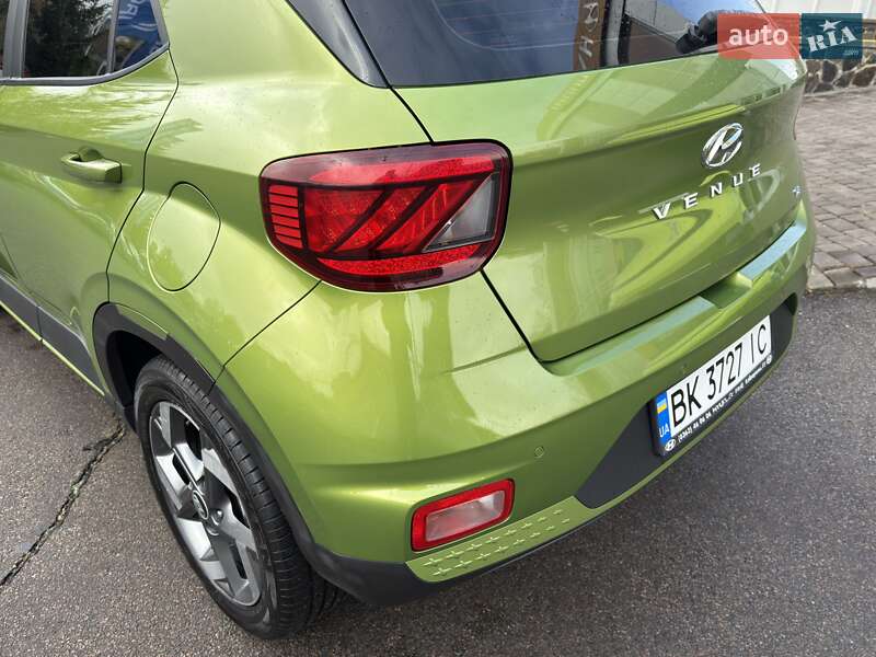 Внедорожник / Кроссовер Hyundai Venue 2022 в Ровно