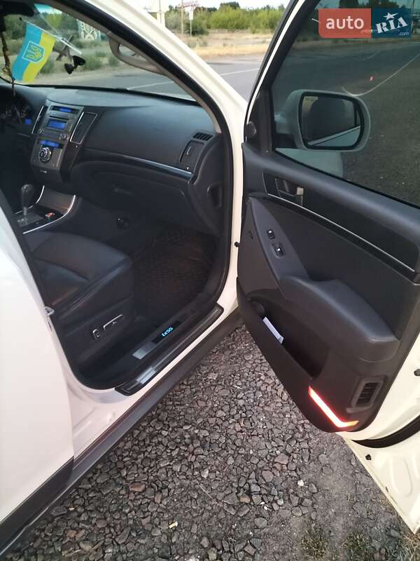 Внедорожник / Кроссовер Hyundai Veracruz 2010 в Снигиревке