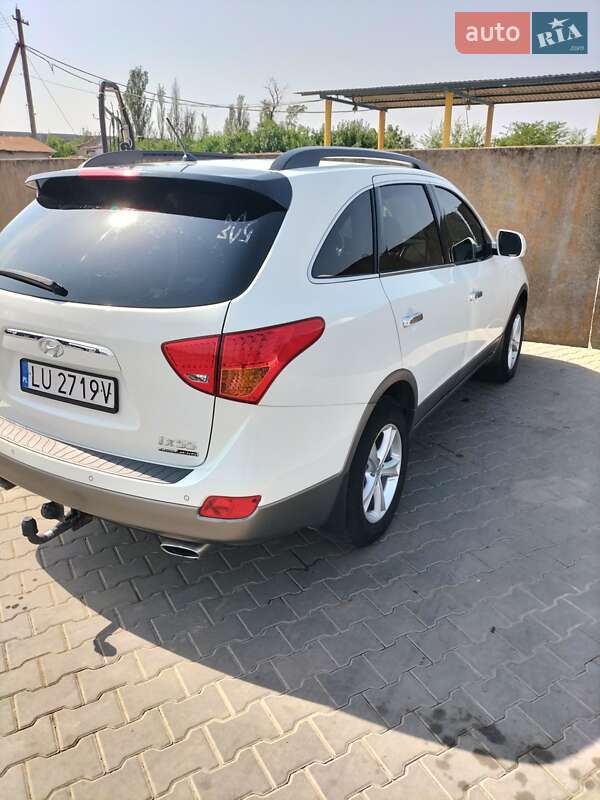 Внедорожник / Кроссовер Hyundai Veracruz 2010 в Снигиревке