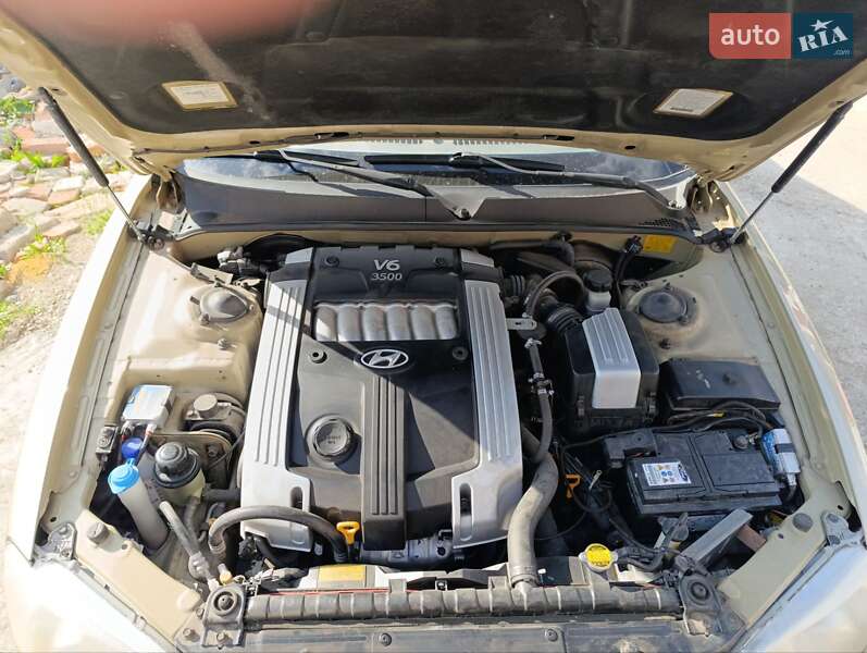 Седан Hyundai XG 2003 в Первомайске