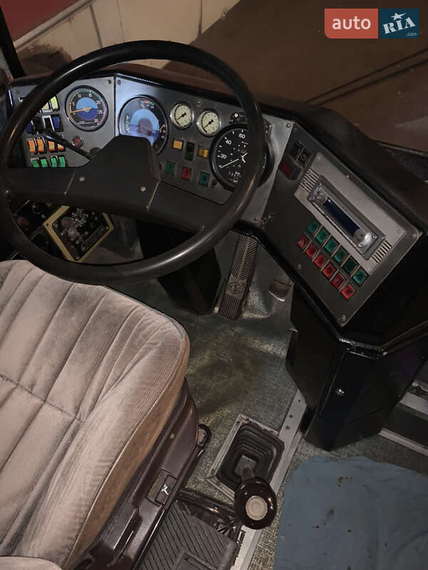 Туристический / Междугородний автобус Ikarus 250 1989 в Кривом Роге