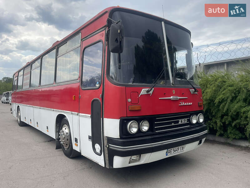 Туристичний / Міжміський автобус Ikarus 250 1988 в Кам'янському