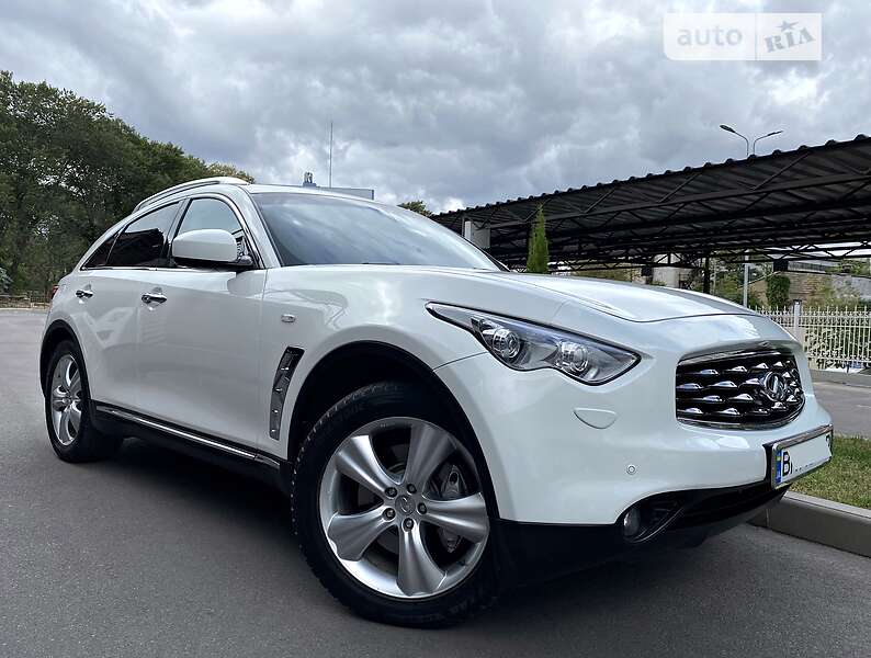 Infiniti FX 30 2011