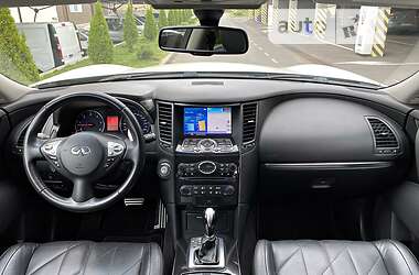 Внедорожник / Кроссовер Infiniti FX 30 2011 в 