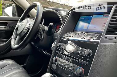 Внедорожник / Кроссовер Infiniti FX 30 2011 в 