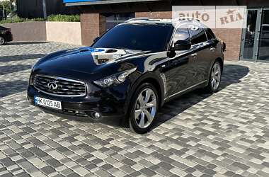 Infiniti FX 30 2011