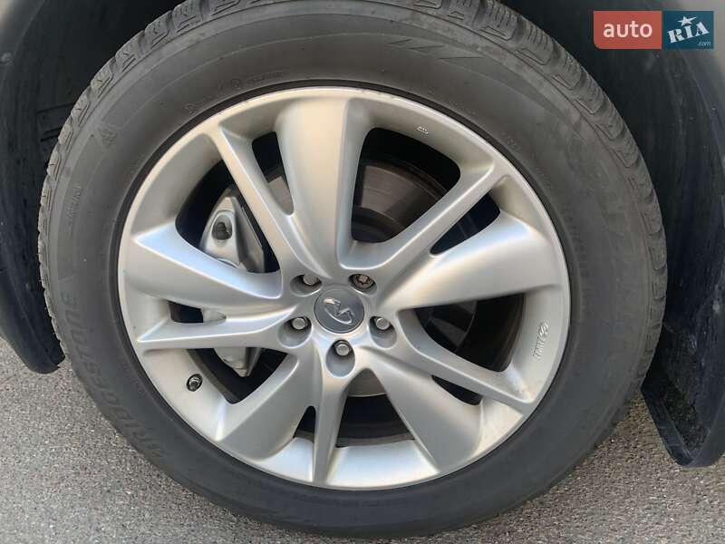 Позашляховик / Кросовер Infiniti FX 30 2012 в Чернігові