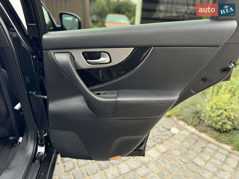 Позашляховик / Кросовер Infiniti FX 30 2012 в Тернополі