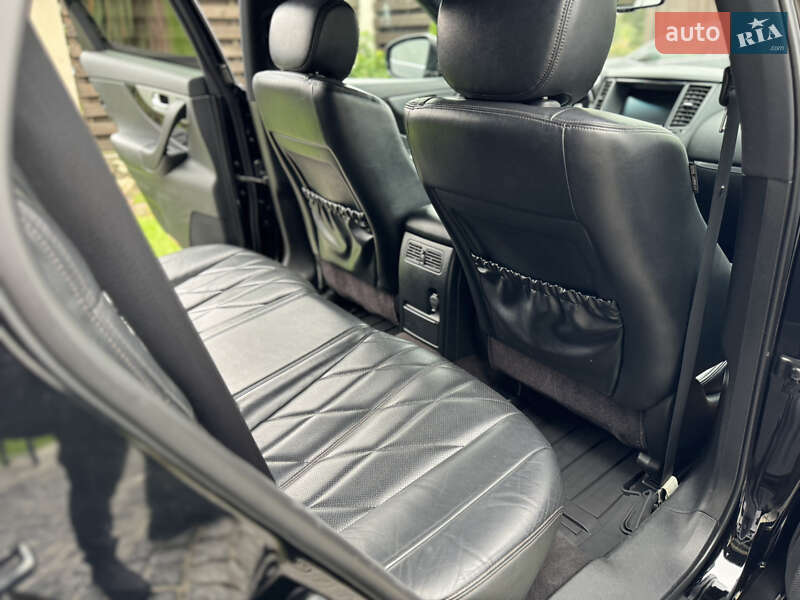 Позашляховик / Кросовер Infiniti FX 30 2012 в Тернополі