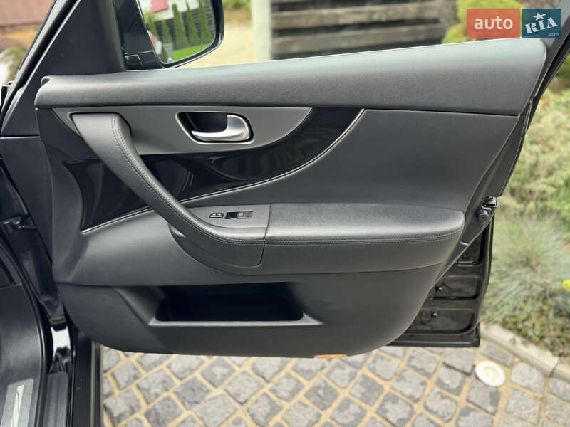 Позашляховик / Кросовер Infiniti FX 30 2012 в Тернополі