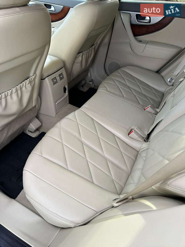 Внедорожник / Кроссовер Infiniti FX 30 2012 в Мукачево