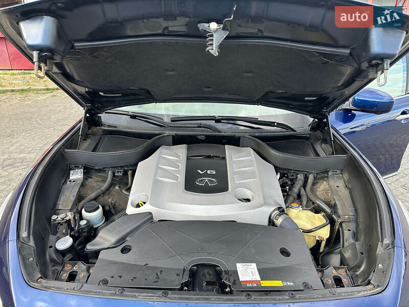Внедорожник / Кроссовер Infiniti FX 30 2012 в Мукачево