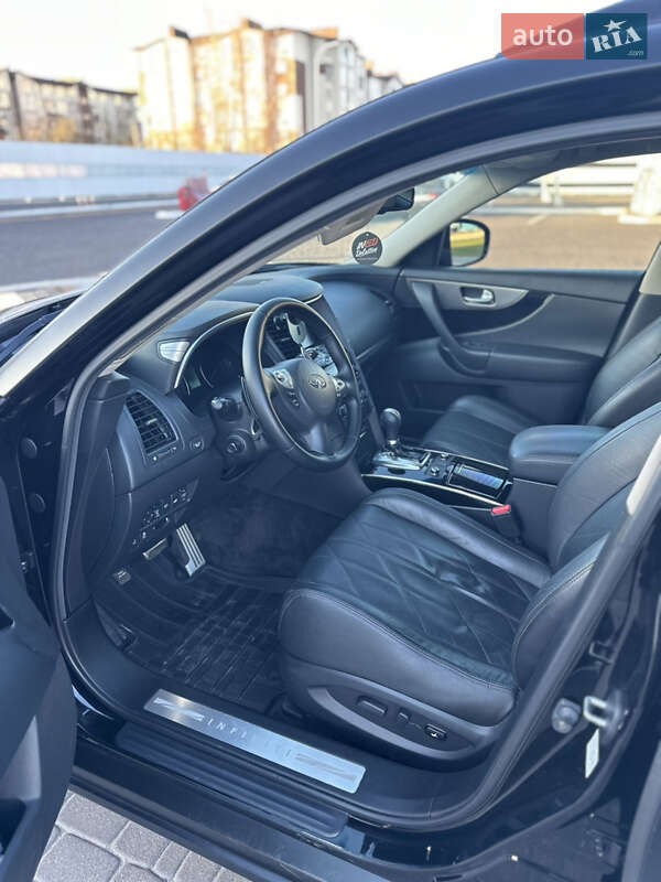Позашляховик / Кросовер Infiniti FX 30 2012 в Києві