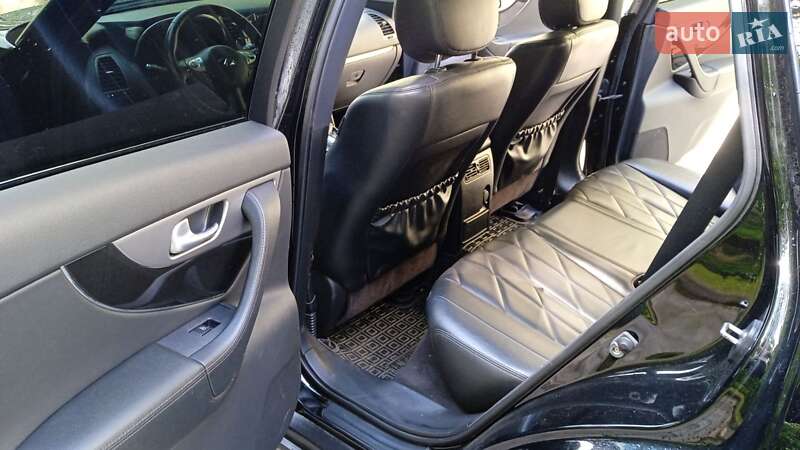 Позашляховик / Кросовер Infiniti FX 30 2012 в Звягелі