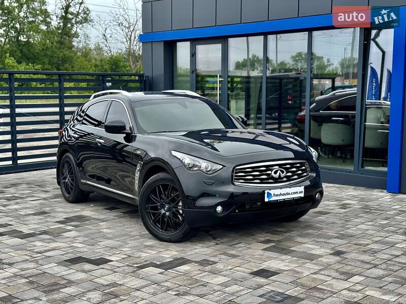 Infiniti FX 30 2011
