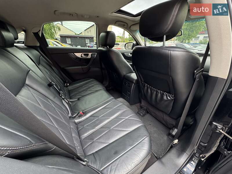 Внедорожник / Кроссовер Infiniti FX 30 2012 в Виннице