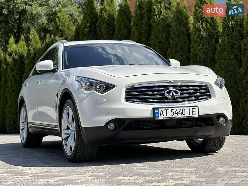 Внедорожник / Кроссовер Infiniti FX 30 2010 в 