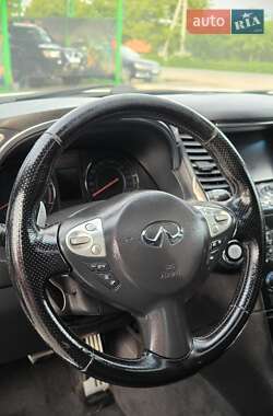 Внедорожник / Кроссовер Infiniti FX 30 2010 в 