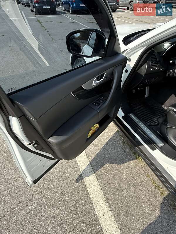 Внедорожник / Кроссовер Infiniti FX 30 2011 в Кременчуге