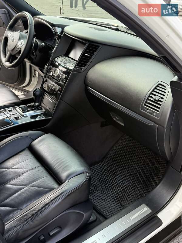 Внедорожник / Кроссовер Infiniti FX 30 2011 в Кременчуге