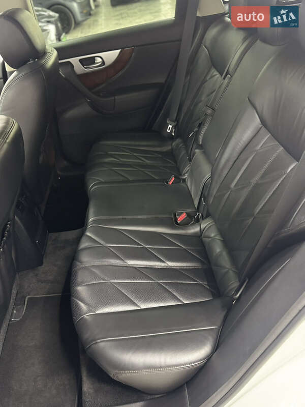 Позашляховик / Кросовер Infiniti FX 30 2013 в Одесі