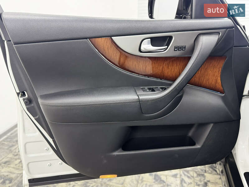 Позашляховик / Кросовер Infiniti FX 30 2013 в Одесі