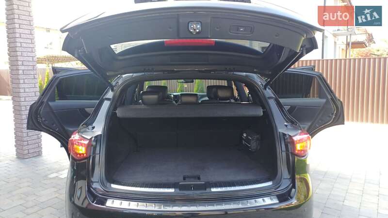 Внедорожник / Кроссовер Infiniti FX 30 2011 в Дрогобыче