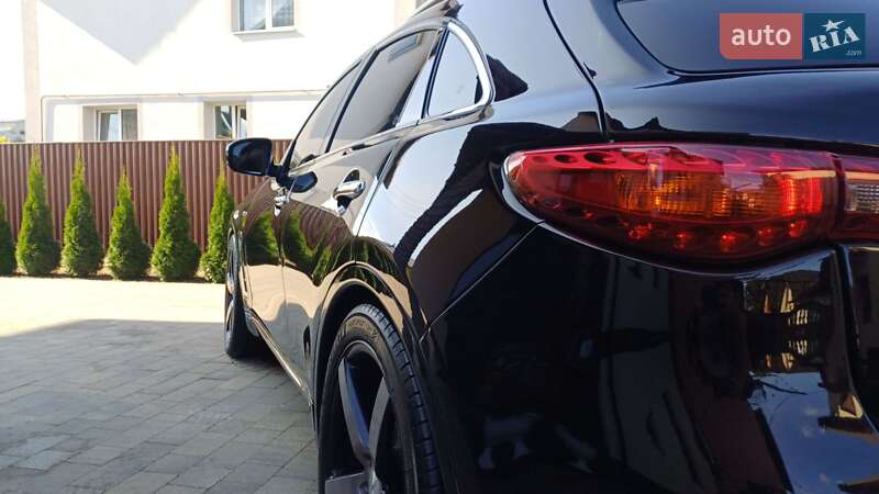 Внедорожник / Кроссовер Infiniti FX 30 2011 в Дрогобыче