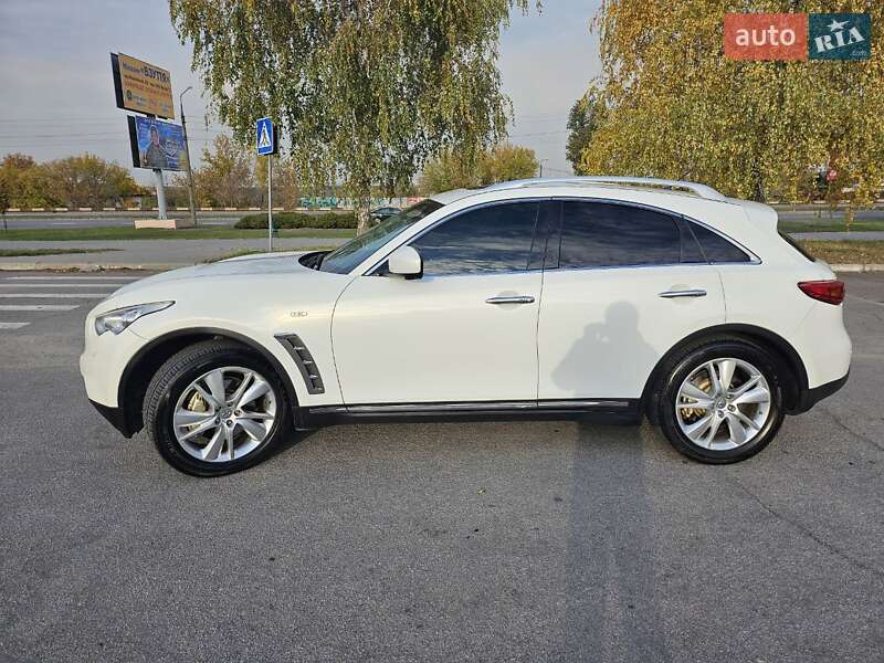 Внедорожник / Кроссовер Infiniti FX 30 2012 в Запорожье