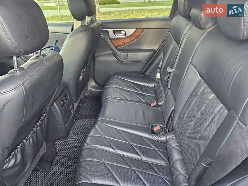 Внедорожник / Кроссовер Infiniti FX 30 2012 в Запорожье