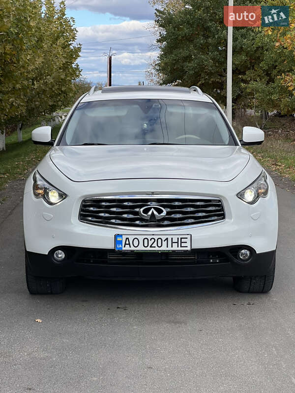 Внедорожник / Кроссовер Infiniti FX 30 2011 в Виноградове фото 4 Внедорожник / Кроссовер Infiniti FX 30 2011 в Виноградове