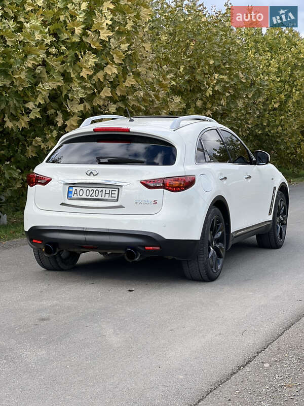 Внедорожник / Кроссовер Infiniti FX 30 2011 в Виноградове фото 9 Внедорожник / Кроссовер Infiniti FX 30 2011 в Виноградове